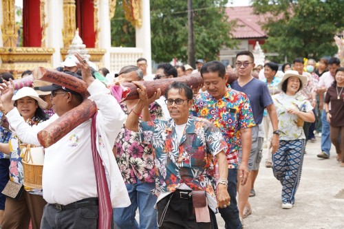 เทศบาลนครแม่สอดร่วมกับวัดดอนแก้วจัดโครงการจัดงานประเพณีแห่ไม้กำ๊สะหลี