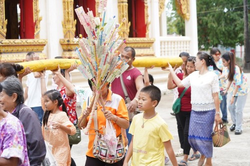 เทศบาลนครแม่สอดร่วมกับวัดดอนแก้วจัดโครงการจัดงานประเพณีแห่ไม้กำ๊สะหลี