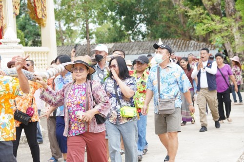 เทศบาลนครแม่สอดร่วมกับวัดดอนแก้วจัดโครงการจัดงานประเพณีแห่ไม้กำ๊สะหลี