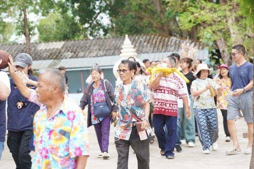 เทศบาลนครแม่สอดร่วมกับวัดดอนแก้วจัดโครงการจัดงานประเพณีแห่ไม้กำ๊สะหลี