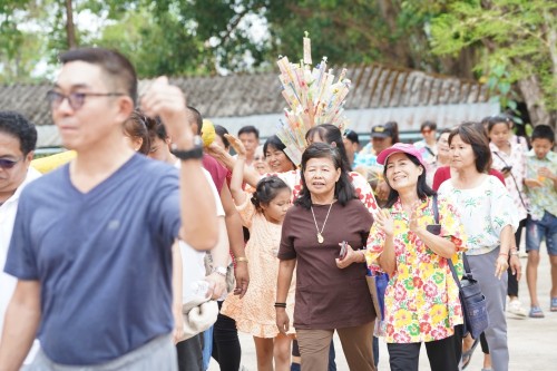 เทศบาลนครแม่สอดร่วมกับวัดดอนแก้วจัดโครงการจัดงานประเพณีแห่ไม้กำ๊สะหลี
