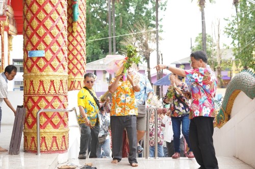 เทศบาลนครแม่สอดร่วมกับวัดดอนแก้วจัดโครงการจัดงานประเพณีแห่ไม้กำ๊สะหลี