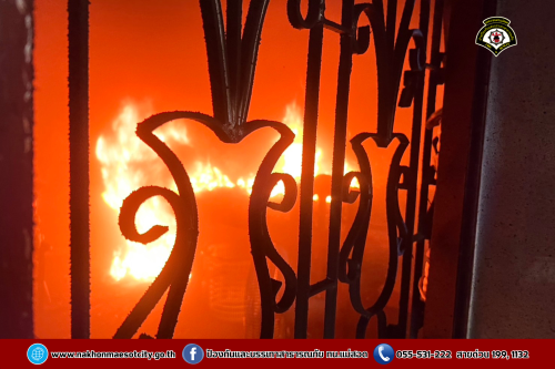 ดับเพลิงนครแม่สอด ออกระงับเหตุเพลิงไหม้สำนักงาน หจก.ธนสารโกศล พืชไร่ ถนนราษฎร์อุทิศ