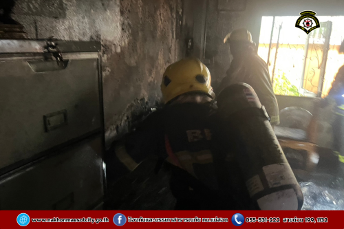 ดับเพลิงนครแม่สอด ออกระงับเหตุเพลิงไหม้สำนักงาน หจก.ธนสารโกศล พืชไร่ ถนนราษฎร์อุทิศ