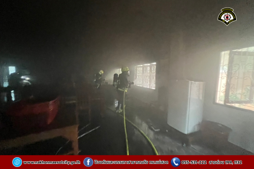 ดับเพลิงนครแม่สอด ออกระงับเหตุเพลิงไหม้สำนักงาน หจก.ธนสารโกศล พืชไร่ ถนนราษฎร์อุทิศ