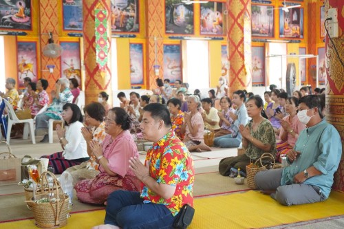 เทศบาลนครแมส่อดร่วมกับวัดดอนแก้ว จัดกิจกรรมสรงน้ำพระธาตุเจดีย์วัดดอนแก้ว (หมู่บ้านหน่อเก)