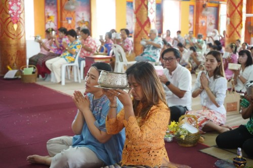 เทศบาลนครแมส่อดร่วมกับวัดดอนแก้ว จัดกิจกรรมสรงน้ำพระธาตุเจดีย์วัดดอนแก้ว (หมู่บ้านหน่อเก)