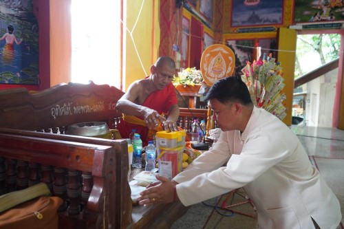 เทศบาลนครแมส่อดร่วมกับวัดดอนแก้ว จัดกิจกรรมสรงน้ำพระธาตุเจดีย์วัดดอนแก้ว (หมู่บ้านหน่อเก)