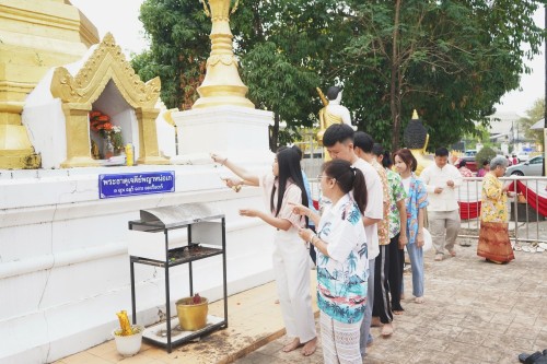 เทศบาลนครแมส่อดร่วมกับวัดดอนแก้ว จัดกิจกรรมสรงน้ำพระธาตุเจดีย์วัดดอนแก้ว (หมู่บ้านหน่อเก)