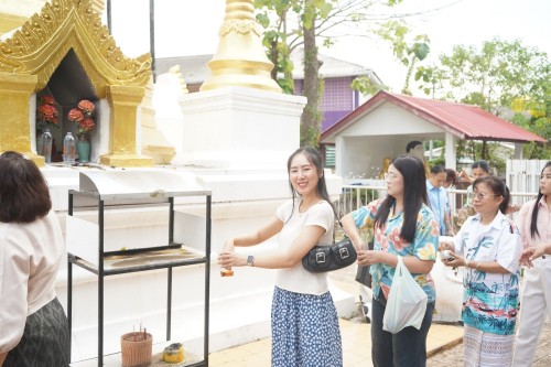 เทศบาลนครแมส่อดร่วมกับวัดดอนแก้ว จัดกิจกรรมสรงน้ำพระธาตุเจดีย์วัดดอนแก้ว (หมู่บ้านหน่อเก)