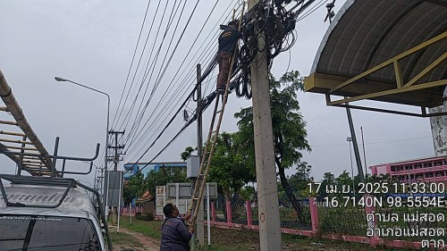 เจ้าหน้าที่กองยุทธศาสตร์และงบประมาณ ดำเนินการตามคำร้อง ขอซ่อมแซมเคเบิ้ลทีวี ชุมชนอินทรคีรี 1