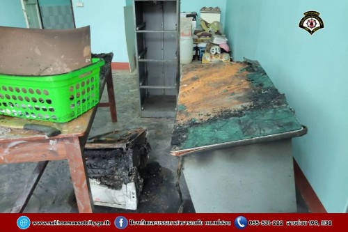 ดับเพลิงนครแม่สอด ออกตรวจสอบข้อเท็จจริงกรณีเหตุเพลิงไหม้สำนักงาน หจก.ธนสารโกศล พืชไร่ ถนนราษฎร์อุทิศ