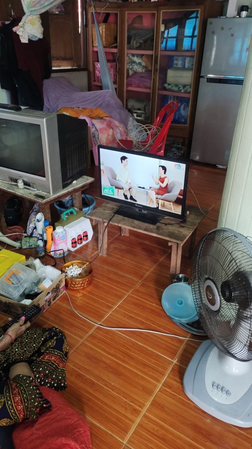 เจ้าหน้าที่กองยุทธศาสตร์และงบประมาณ ดำเนินการตามคำร้อง ขอซ่อมแซมเคเบิ้ลทีวี ชุมชนบ้านเหนือสามัคคี