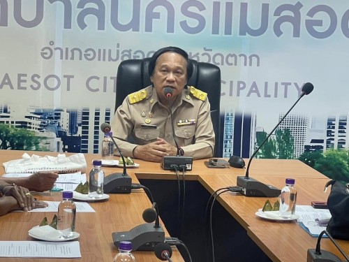 เข้าร่วมการประชุมกับกลุ่มชมรมผู้สูงอายุเทศบาลนครแม่สอด ณ ห้องประชุมนพรัตน์ เทศบาลนครแม่สอด