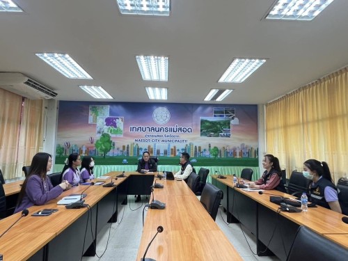 ประชุมหารือร่วมกับท่านสถาพร นิภาวงศ์ อัยการจังหวัดประจำสำนักงานอัยการสูงสุด เพื่อรับฟังและติดตามการดำเนินศูนย์คุ้มครองสิทธิและช่วยเหลือประชาชน