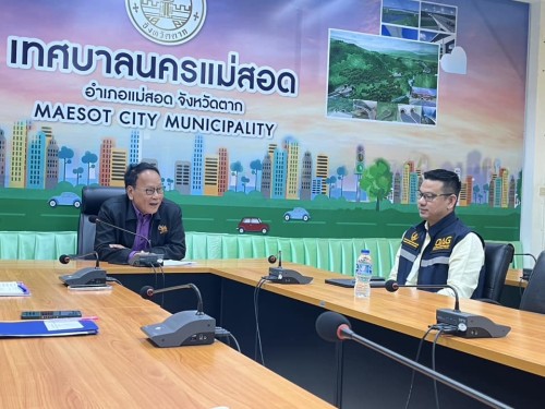 ประชุมหารือร่วมกับท่านสถาพร นิภาวงศ์ อัยการจังหวัดประจำสำนักงานอัยการสูงสุด เพื่อรับฟังและติดตามการดำเนินศูนย์คุ้มครองสิทธิและช่วยเหลือประชาชน