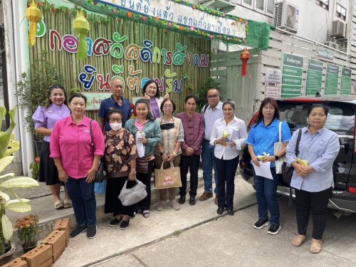 เชิญประธานชุมชนจำนวน 10 ชุมชนเข้าร่วมประชุมเพื่อพบปะพูดคุยปรึกษาหารือภารกิจชุมชน ณ กองสวัสดิการสังคม เทศบาลนครแม่สอด