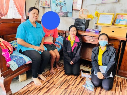 ลงพื้นที่ร่วมกับเจ้าหน้าที่ศูนย์คุ้มครองคนไร้ที่พึ่งจังหวัดตาก ในการเยี่ยมบ้าน สอบข้อเท็จจริง กลุ่มเป้าหมายผู้มีรายได้น้อย ในเขตพื้นที่เทศบาลนครแม่สอด