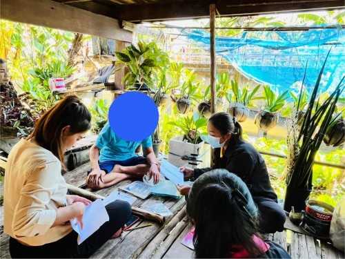 ลงพื้นที่ร่วมกับเจ้าหน้าที่ศูนย์คุ้มครองคนไร้ที่พึ่งจังหวัดตาก ในการเยี่ยมบ้าน สอบข้อเท็จจริง กลุ่มเป้าหมายผู้มีรายได้น้อย ในเขตพื้นที่เทศบาลนครแม่สอด