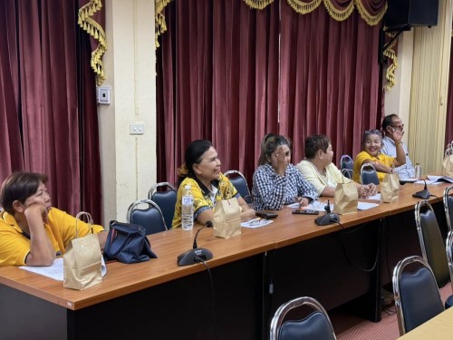 ประชุมคณะกรรมการสำรวจข้อมูลและประเมินความจำเป็นเร่งด่วน แก่ผู้ประสบปัญหาทางสังคม กลุ่มเป้าหมายต่าง ๆ ในเขตพื้นที่เทศบาลนครแม่สอด