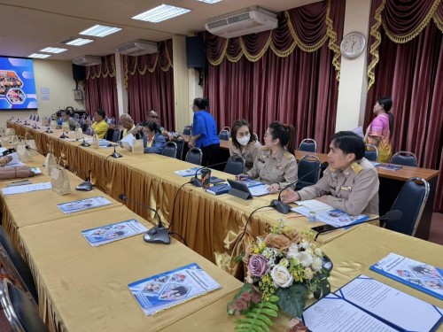 ประชุมคณะกรรมการสำรวจข้อมูลและประเมินความจำเป็นเร่งด่วน แก่ผู้ประสบปัญหาทางสังคม กลุ่มเป้าหมายต่าง ๆ ในเขตพื้นที่เทศบาลนครแม่สอด