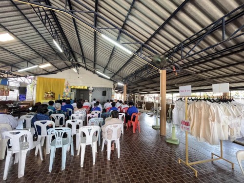 เข้าร่วมกิจกรรมการประชุมประจำเดือนของผู้สูงอายุชุมชนสักทอง และออกบูธกิจกรรม “ตลาดนัดปันสุข” 