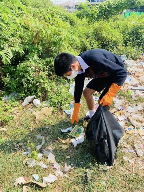 กองสวัสดิการสังคม ร่วมกิจกรรมโครงการคุณนะทำ ปรับปรุงภูมิทัศน์ที่อยู่อาศัยของผู้สูงอายุ ณ ชุมชนร่วมแรง