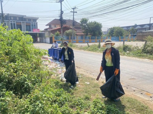 กองสวัสดิการสังคม ร่วมกิจกรรมโครงการคุณนะทำ ปรับปรุงภูมิทัศน์ที่อยู่อาศัยของผู้สูงอายุ ณ ชุมชนร่วมแรง