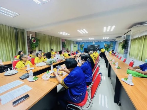 จัดกิจกรรมรวมกลุ่มผู้สูงอายุจากวิทยาลัยสูงวัยนครแม่สอด เพื่อทำกิจกรรมแลกเปลี่ยนความรู้ร่วมกัน