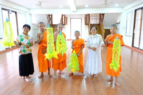 เข้าร่วมกิจกรรมสอนเณรในค่ายฤดูร้อนการทำตุงไส้หมู ณ วัดโพธิคุณ ตำบลแม่ปะ อำเภอแม่สอด จังหวัดตาก