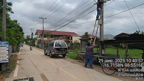 เจ้าหน้าที่กองยุทธศาสตร์และงบประมาณ ดำเนินการตามคำร้อง ขอซ่อมแซมเคเบิ้ลทีวี ชุมชนร่วมแรง และชุมชนสองแคว 2 