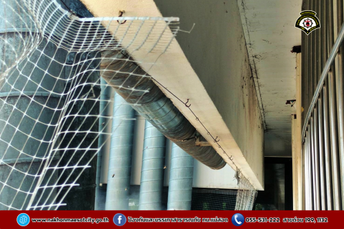 ดับเพลิงนครแม่สอด ออกดำเนินการกำจัดรังผึ้งหลวง บริเวณตึกสิรินธรชัยพัฒน์ (แม่สอด) โรงพยาบาลแม่สอด