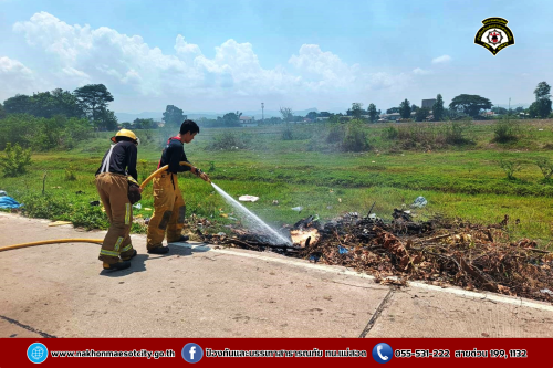 ดับเพลิงนครแม่สอด ออกระงับเหตุเพลิงไหม้กองขยะ บริเวณถนนเลียบคลองหม่องโคย ใกล้เคียงหมู่บ้านมั่นคง2