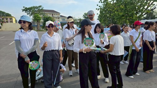 ร่วมกิจกรรมเดินรณรงค์เชิญชวนประชาชนไปใช้สิทธิ์เลือกตั้งสมาชิกสภาเทศบาลนครแม่สอดและนายกเทศมนตรีนครแม่สอด