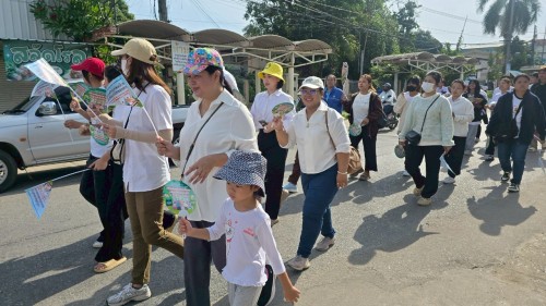 ร่วมกิจกรรมเดินรณรงค์เชิญชวนประชาชนไปใช้สิทธิ์เลือกตั้งสมาชิกสภาเทศบาลนครแม่สอดและนายกเทศมนตรีนครแม่สอด