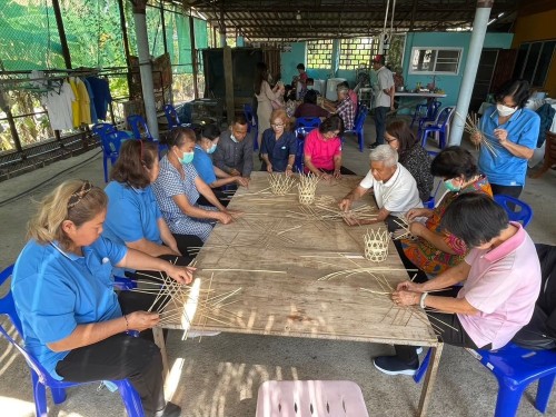 ภูมิปัญญาชาวบ้าน การทำเครื่องจักสานจากไม้ไผ่