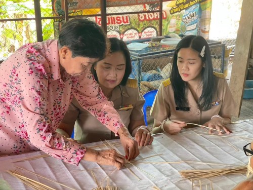 ภูมิปัญญาชาวบ้าน การทำเครื่องจักสานจากไม้ไผ่