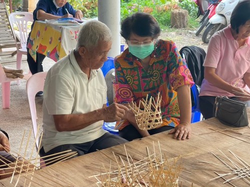 ภูมิปัญญาชาวบ้าน การทำเครื่องจักสานจากไม้ไผ่