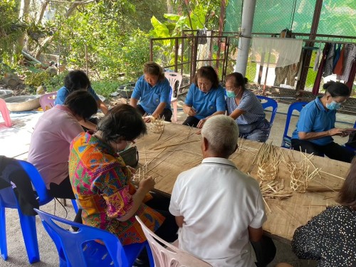 ภูมิปัญญาชาวบ้าน การทำเครื่องจักสานจากไม้ไผ่