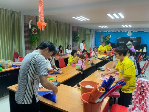 ปราชญ์ชาวบ้าน ทำตุงไส้หมู