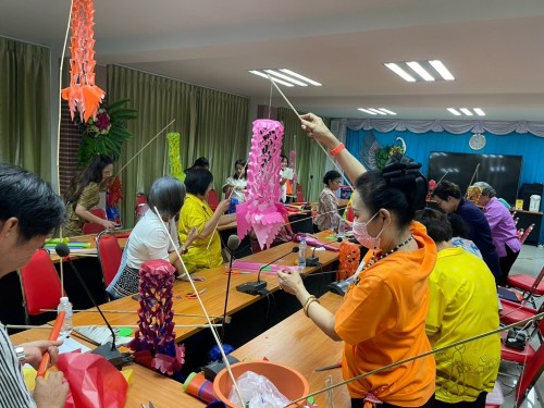 ปราชญ์ชาวบ้าน ทำตุงไส้หมู