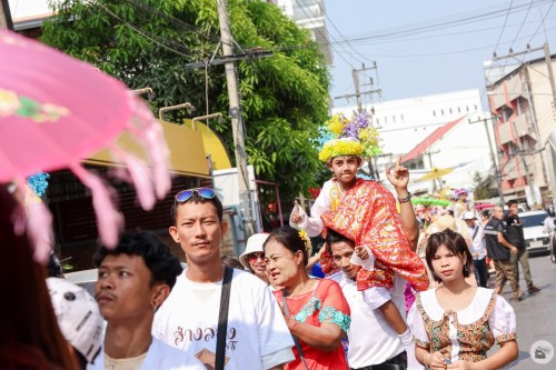 ปอยส่างลอง