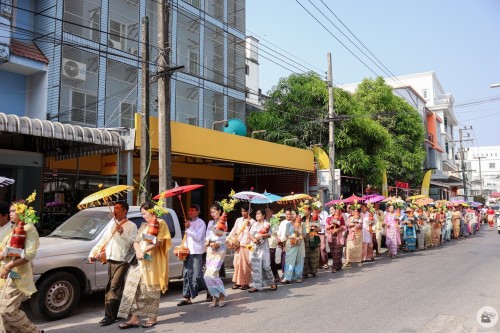 ปอยส่างลอง