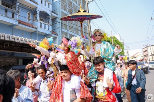 ปอยส่างลอง