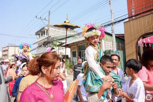 ปอยส่างลอง