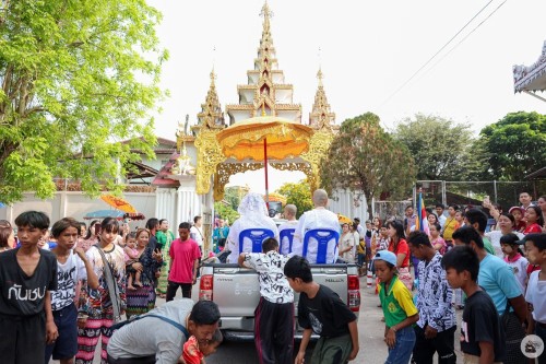 ปอยส่างลอง