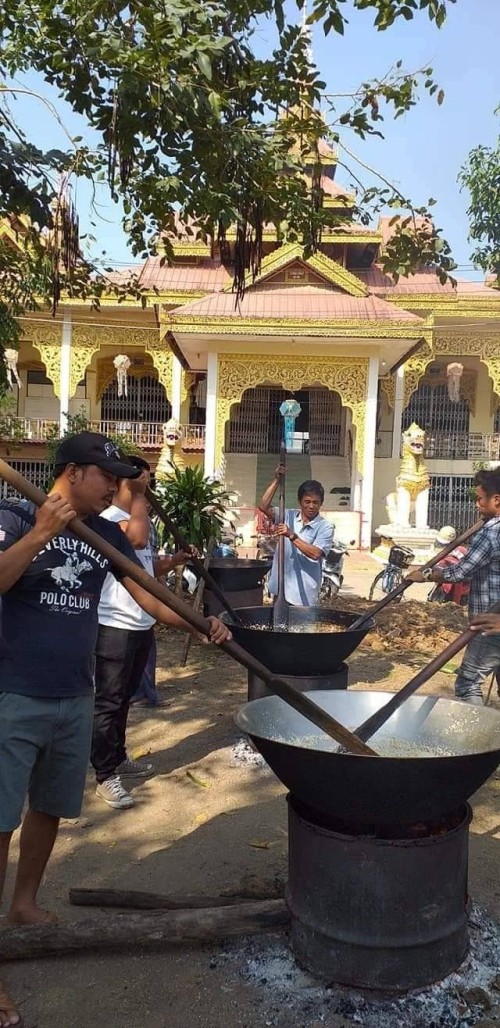 ประเพณีการกวนข้าวทิพย์