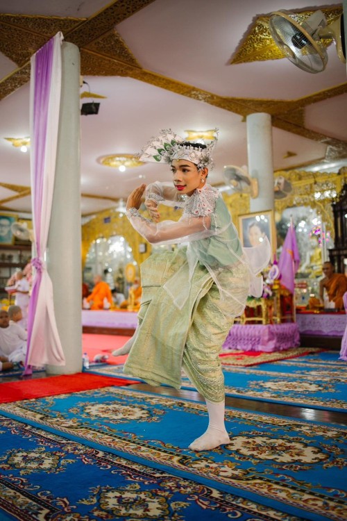 รำไทยใหญ่