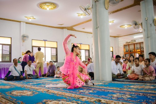 รำไทยใหญ่