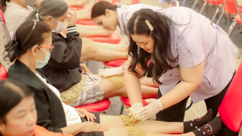 โครงการการดูแลสุขภาพกลุ่มผู้สูงอายุและผู้สูงอายุที่มีภาวะปวดเข่าด้วยแพทย์แผนไทย  ประจำปี 2567